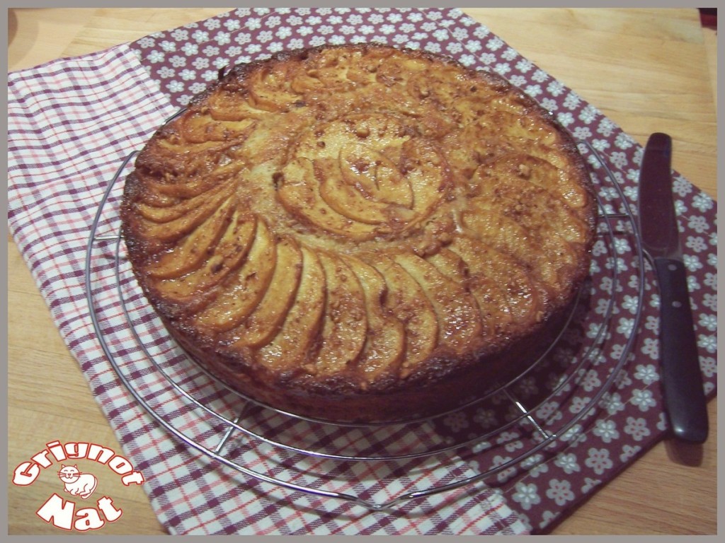 Gâteau renversé à la ricotta, pommes et caramel 3