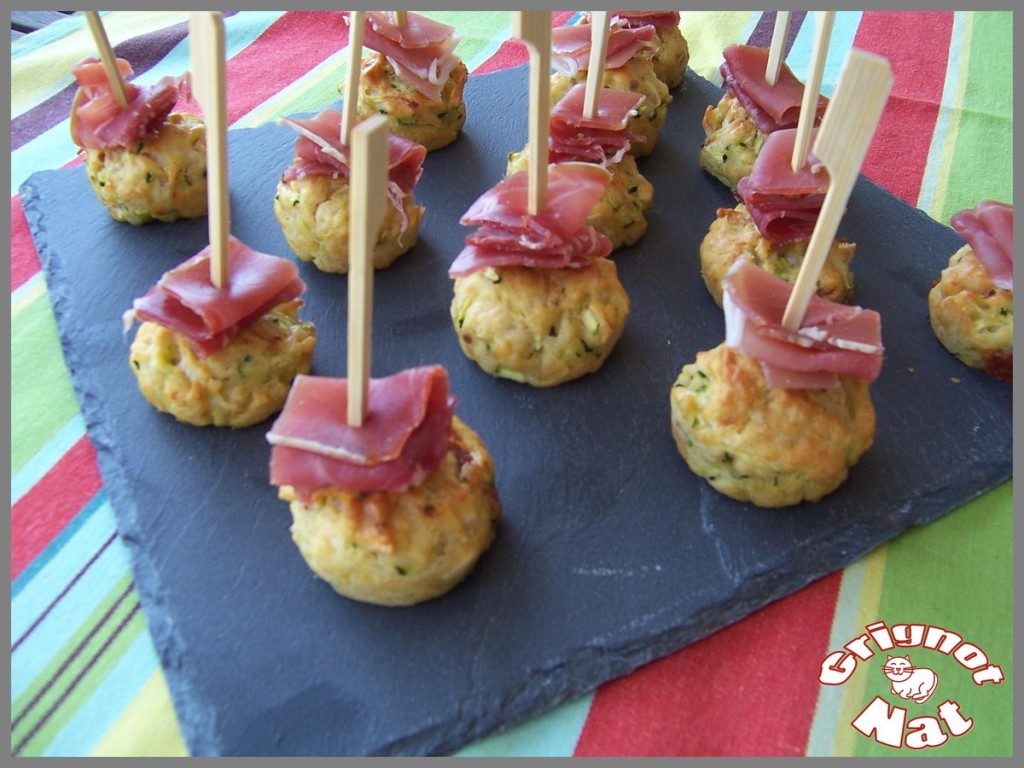 mini cakes courgette et jambon cru pour l'apéritif