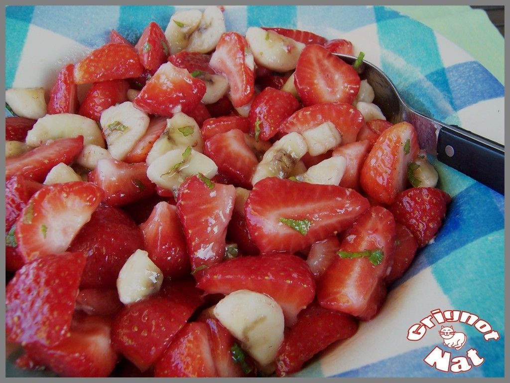 Salade de fraises et banane à la menthe