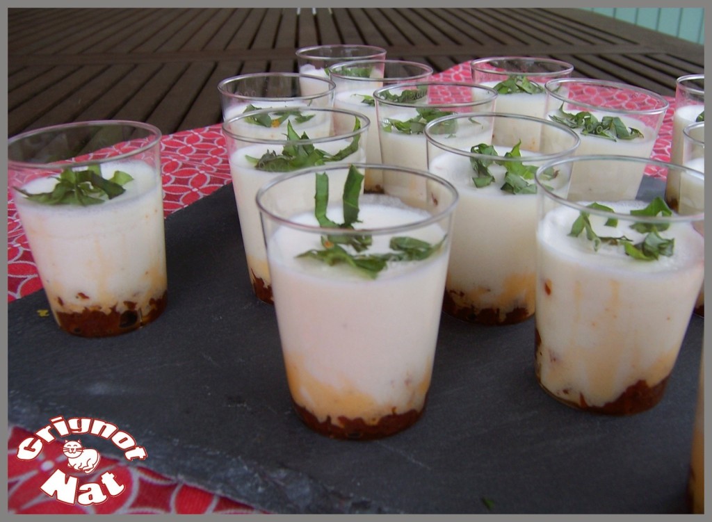 Verrines de panna cotta au parmesan & tomates séchées