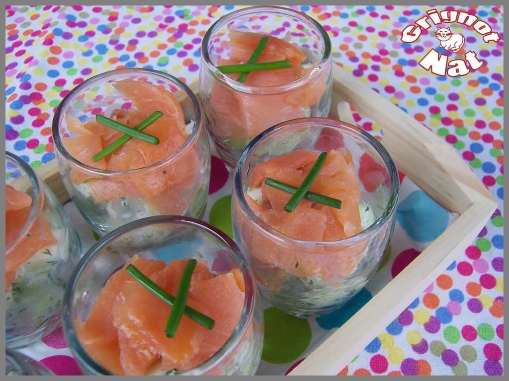 Verrines apéritives saumon fumé, concombre et pomme