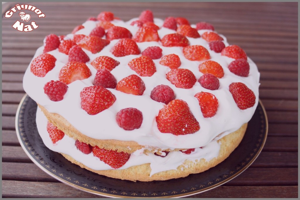 Victoria sponge cake aux fruits rouges 2