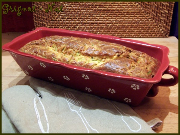 Cake courgette lardons et feta 3