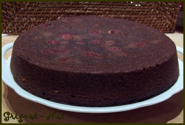 Gâteau au chocolat et aux cerises 3
