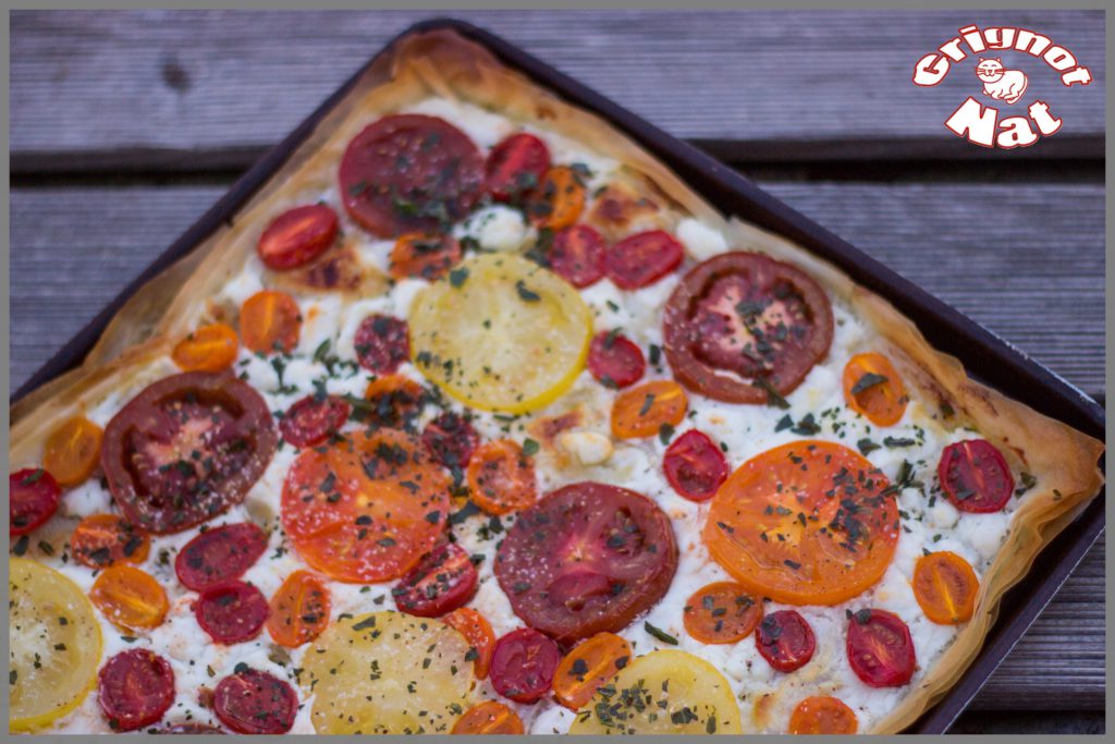 Tarte fine pâte filo, chèvre et tomates colorées