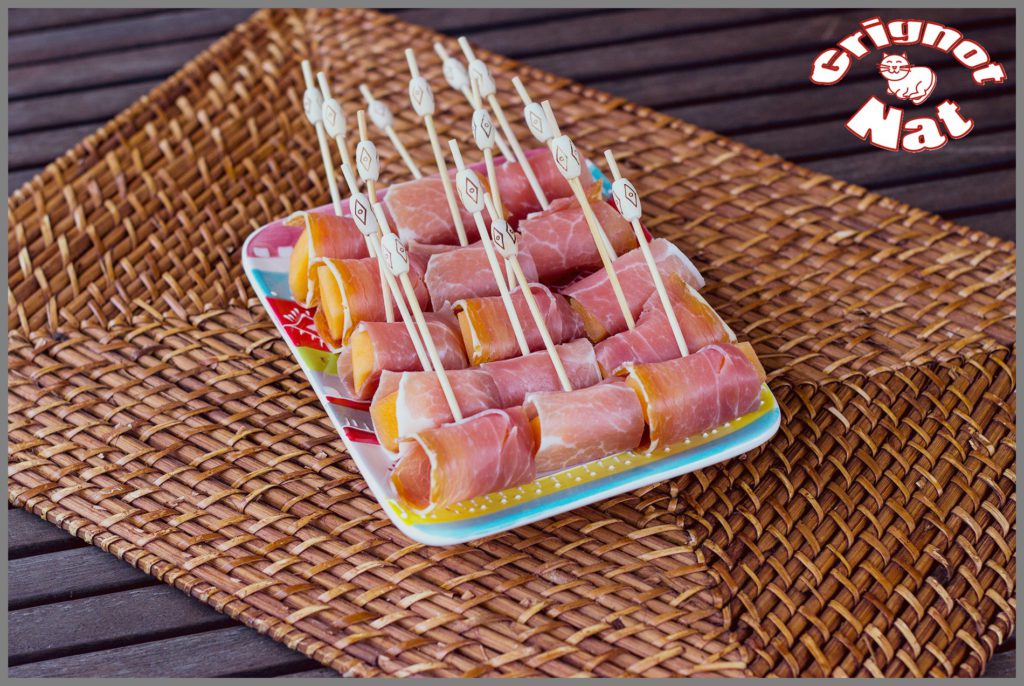 Mini brochettes de melon au jambon cru 2