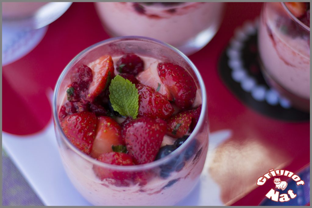 Verrines de mousse aux fruits rouges 3