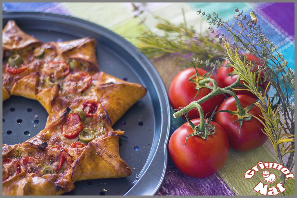 Pizza étoile jambon, tomates cerises et olives