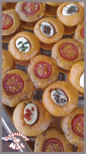 Bouchées apéritives à la moutarde et tomates cerises