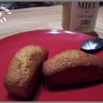 Mini cakes au miel et aux pignons de pin