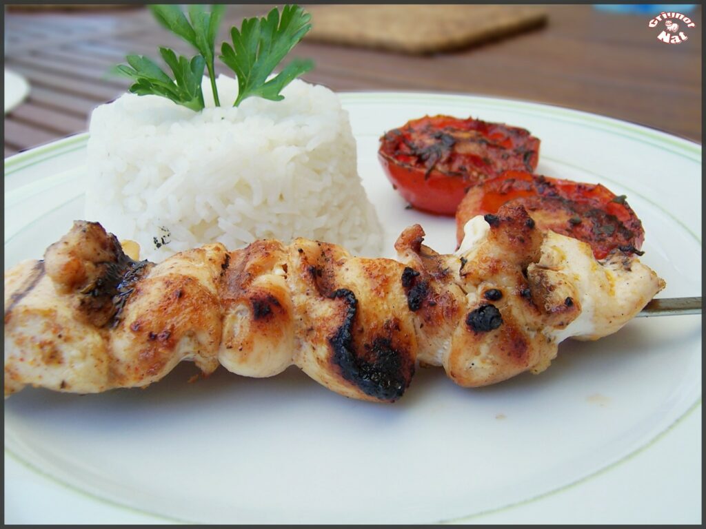 brochettes poulet mariné et tomates provençales