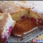 Gâteau au lait concentré et aux framboises