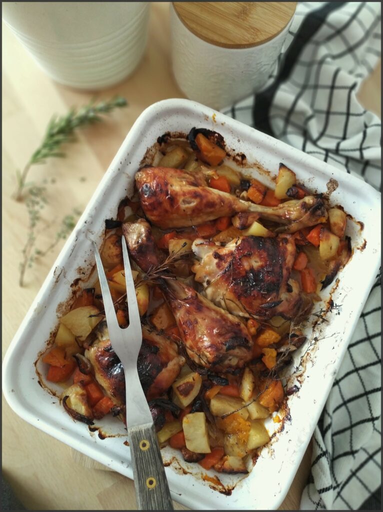 Cuisses de poulet et légumes rôtis au four
