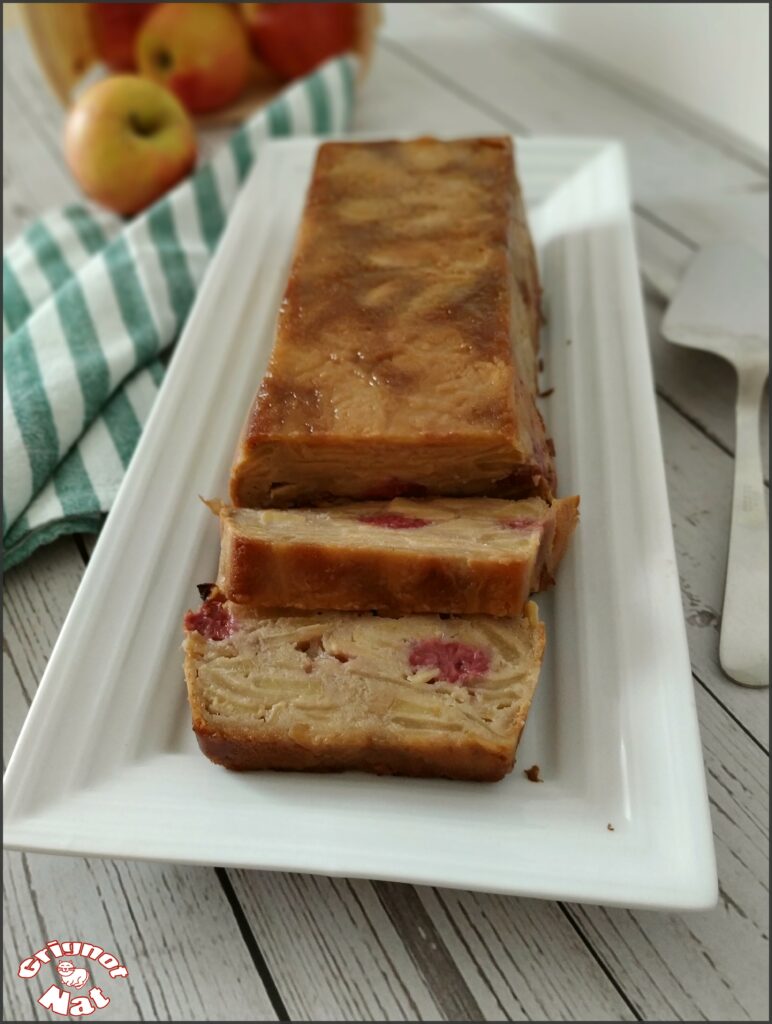 Gâteau invisible pommes et framboises