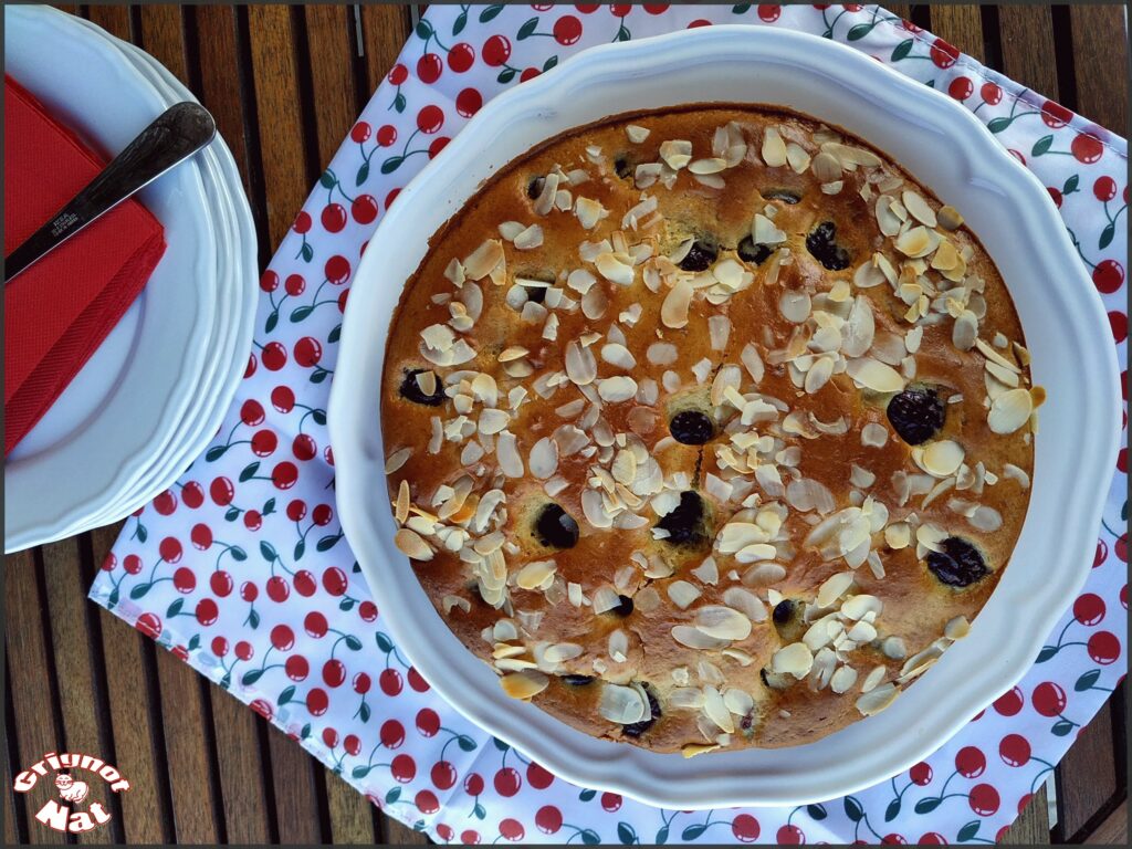 Gâteau aux cerises et amandes 3