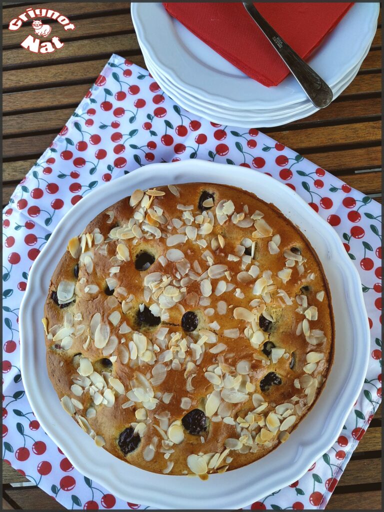 Gâteau aux cerises et amandes