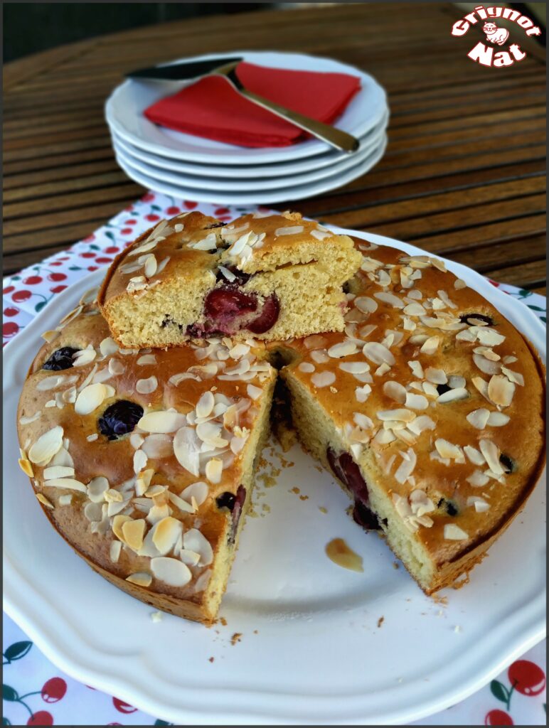 Gâteau aux cerises et amandes 2