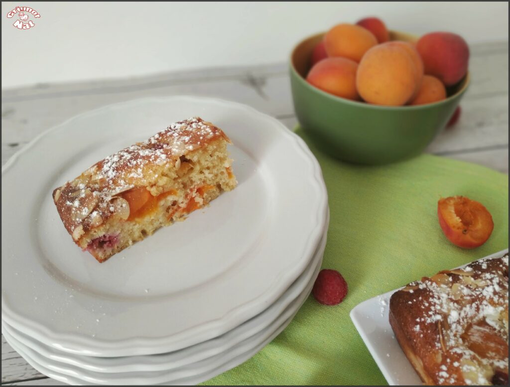 gâteau moelleux abricots framboises et amandes 3