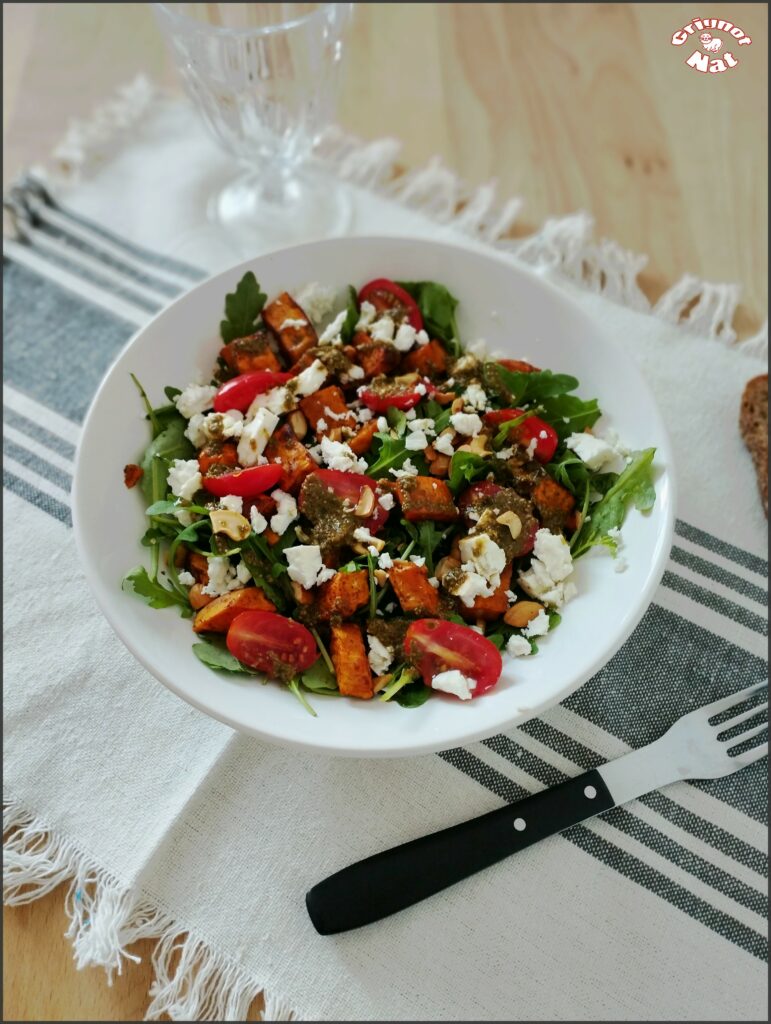 salade de roquette à la patate douce feta et pesto