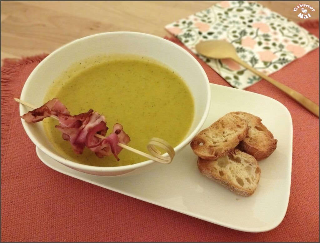 velouté de chou vert au lard grillé 2